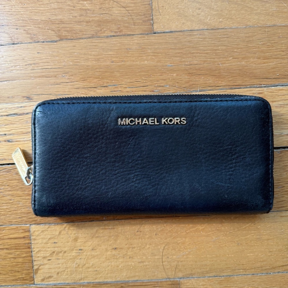 MICHAEL KORS Leather Wallet Black Zipper